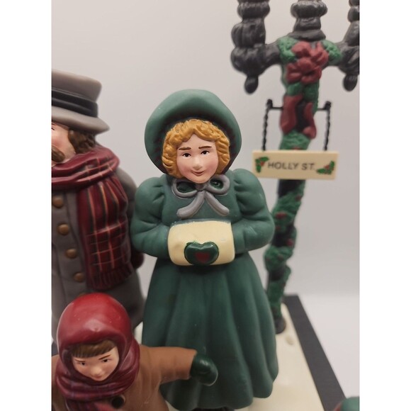 Vintage Christmas Lighted Carolers Musical Holiday Scene Figure 11" - Picture 8 of 16